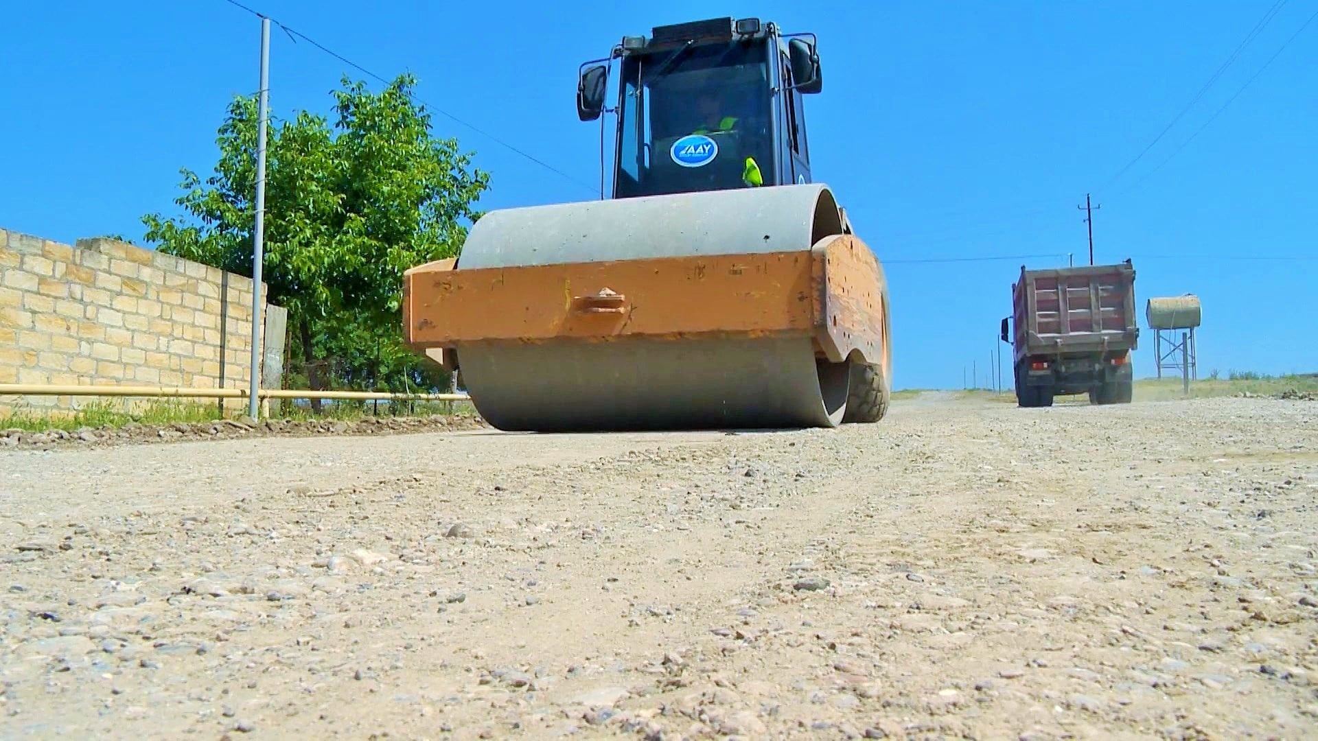 В Агстафинском районе ведутся строительно-восстановительные работы на автодорогах (ФОТО)