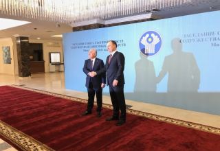 Azerbaijani PM meets with Belarusian counterpart