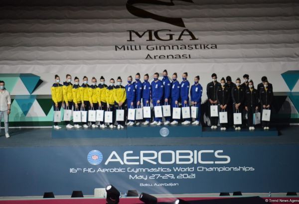 Baku awards winners of World Cup in aerostep program (PHOTO)