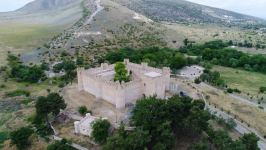 Президент Ильхам Алиев побывал в крепости Шахбулаг в Агдаме (ФОТО) (версия 2)