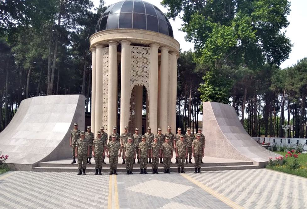Azərbaycan Ordusunda Respublika Günü münasibətilə tədbirlər keçirilib (FOTO)