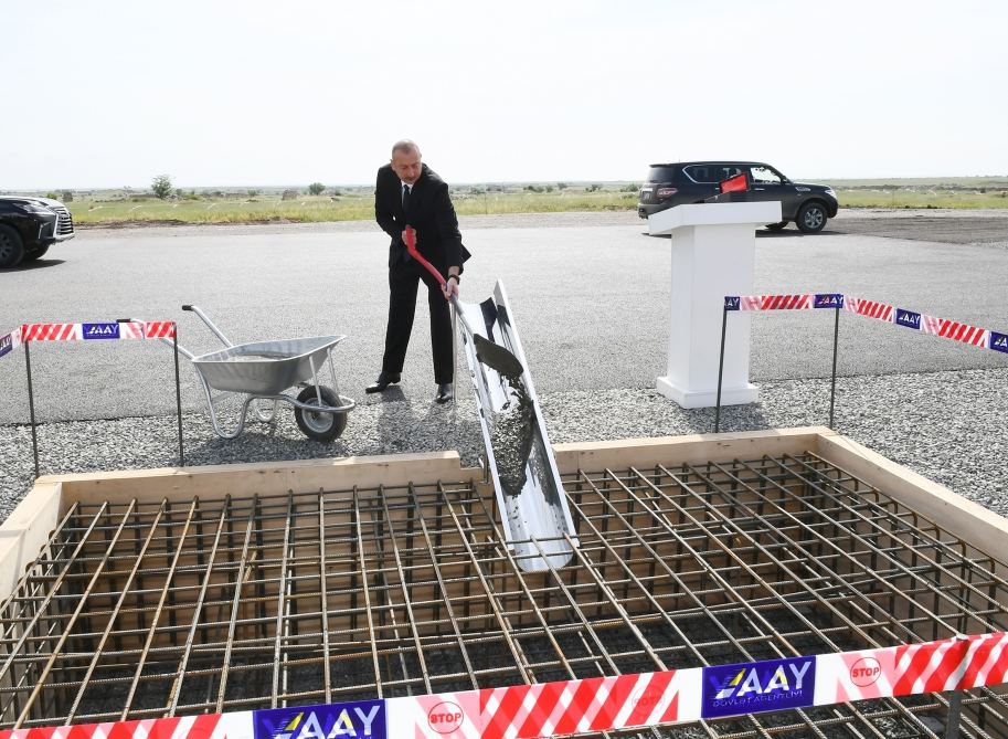 Президент Азербайджана Ильхам Алиев прибыл в Агдам, заложен фундамент автомобильной дороги Барда-Агдам (ФОТО)