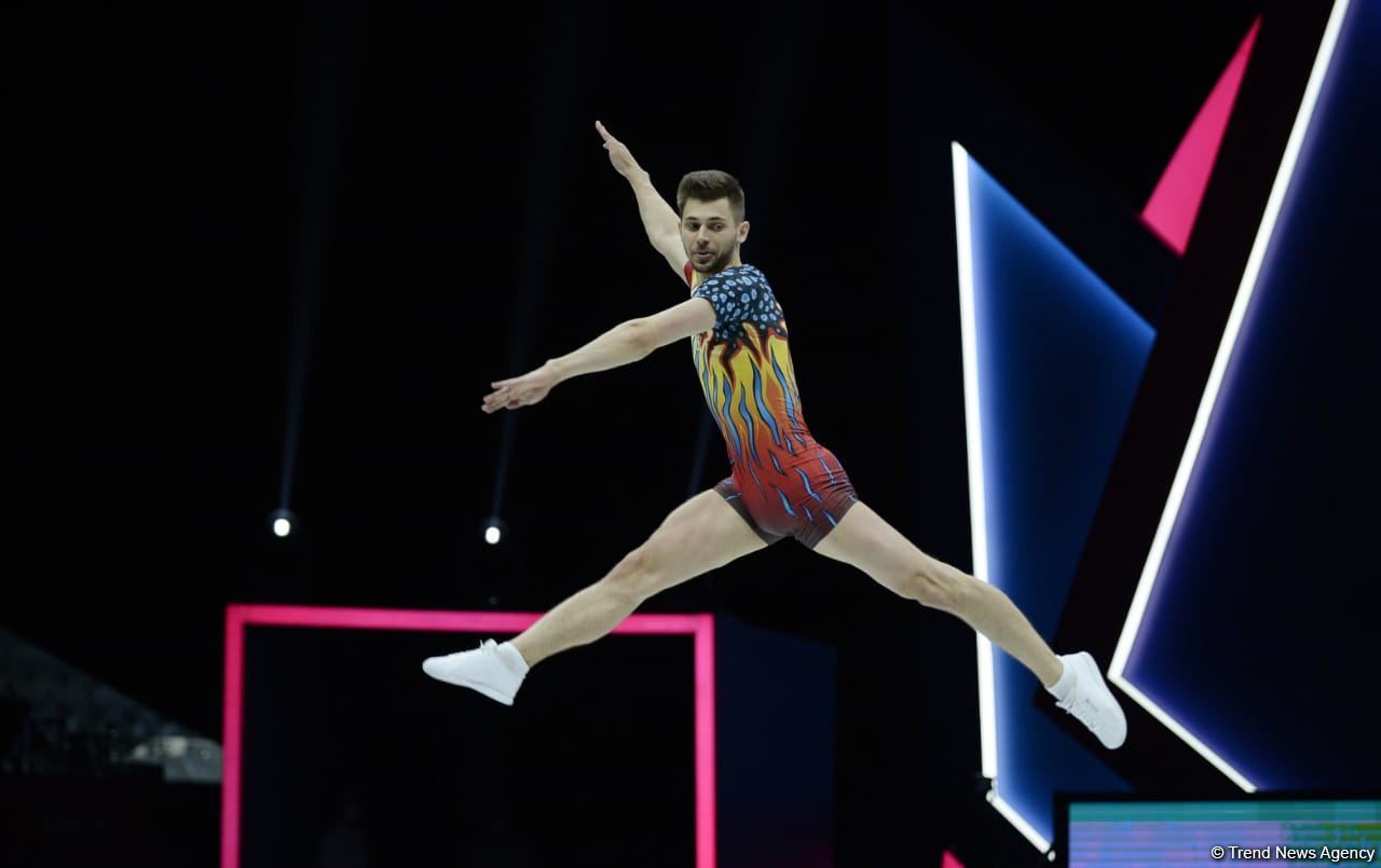 Азербайджанский гимнаст Владимир Долматов вышел в финал чемпионата мира по аэробной гимнастике в Баку
