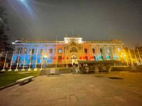 Perunun dövlət binaları Azərbaycan bayrağının rəngləri ilə işıqlandırılıb (FOTO) - Gallery Thumbnail