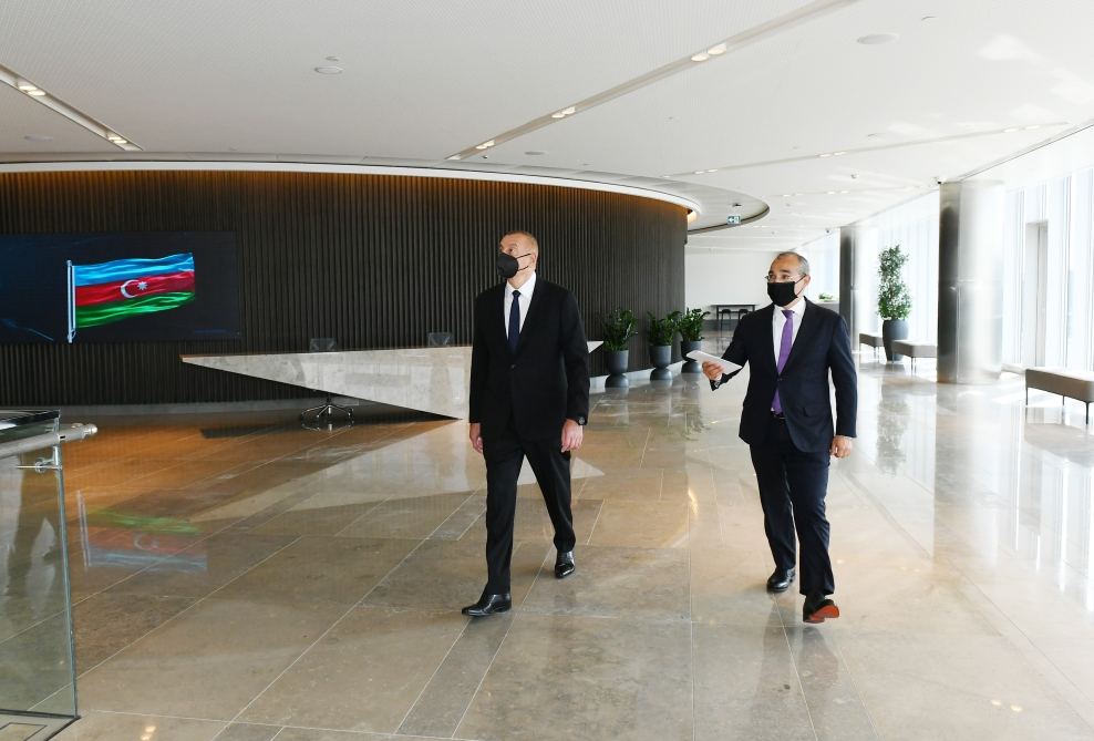 Президент Ильхам Алиев принял участие в открытии нового здания министерства экономики (ФОТО) (версия 2)