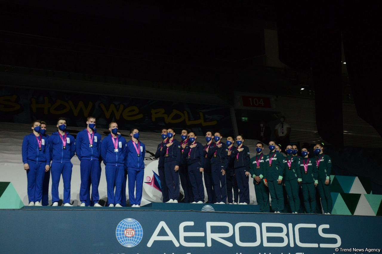 В Баку состоялась церемония награждения победителей ЧМ по аэробной гимнастике среди групп и в программе аэродэнс (ФОТО)