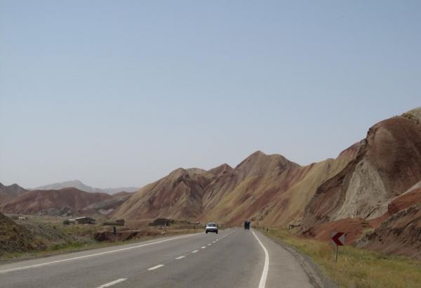 Iran working to complete Ahar-Tabriz highway