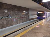 Сегодня возобновило работу бакинское метро (ФОТО)