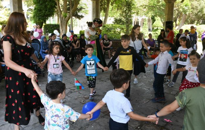 В Парке офицеров прошла концертная программа для детей из семей шехидов (ВИДЕО, ФОТО)