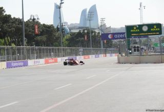 Bakıda F1 ikinci sərbəst yürüşünə start verilib (FOTO)