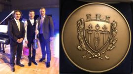 Впервые азербайджанский музыкант удостоен именной медали французского города  Карьер-су-Пуасси  (ВИДЕО, ФОТО)
