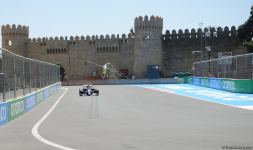 В Баку стартовали свободные заезды Гран-при Азербайджана Формулы-1 (ФОТО)