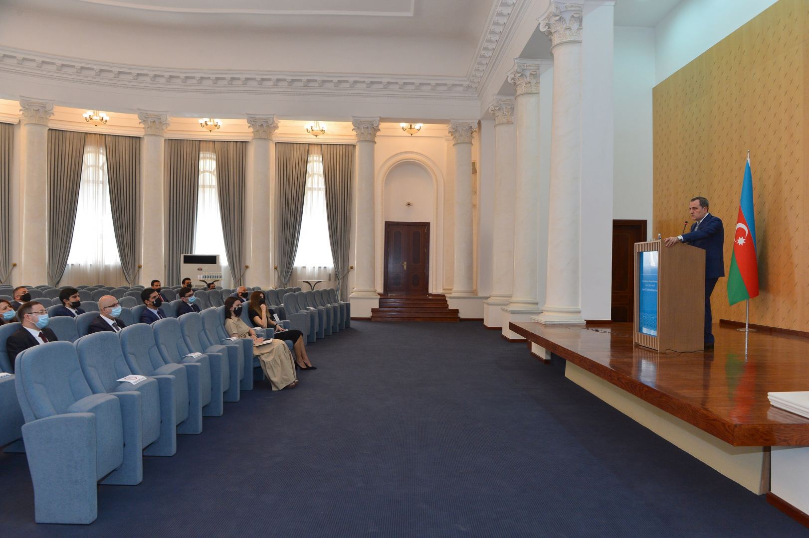 Глава МИД Азербайджана встретился с дипломатами, отправляющимися в порядке ротации в зарубежную командировку (ФОТО)
