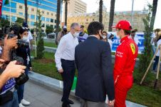 Formula 1 pilotları Bakıda ağacəkmə aksiyasına qoşuldular (FOTO)