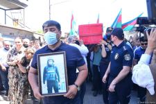 В Баку провожают в последний путь шехида-журналиста (ФОТО)