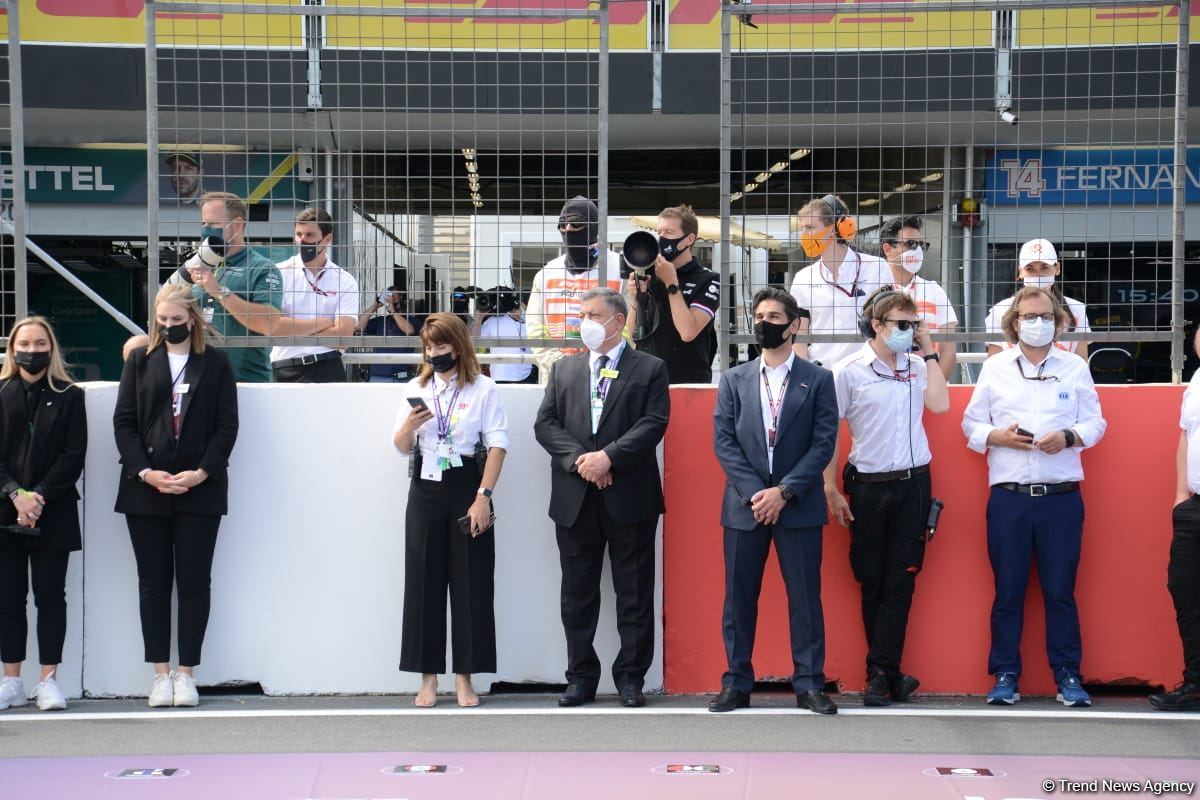 На Гран-при Азербайджана Формулы-1 прошла церемония исполнения государственного гимна (ФОТО/ВИДЕО)