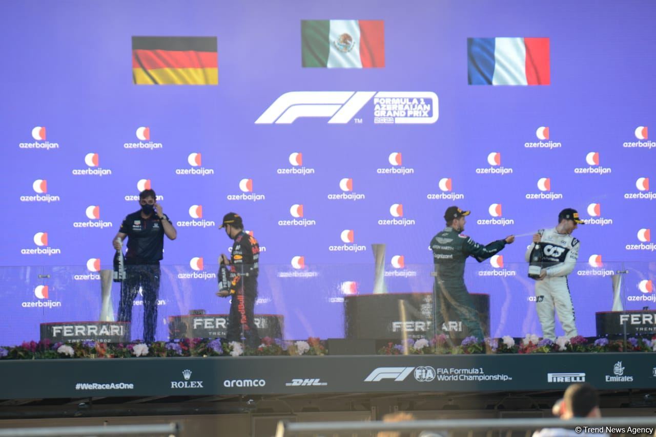 Прошла церемония награждения победителей Гран-при Азербайджана Формулы-1 (ФОТО)