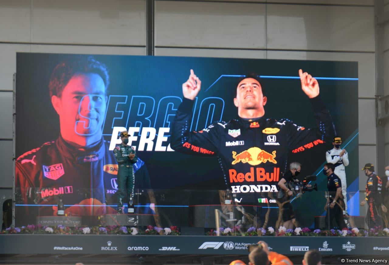 Пилот Red Bull Racing Серхио Перес стал победителем Гран-при Азербайджана Формулы-1 (ВИДЕО)