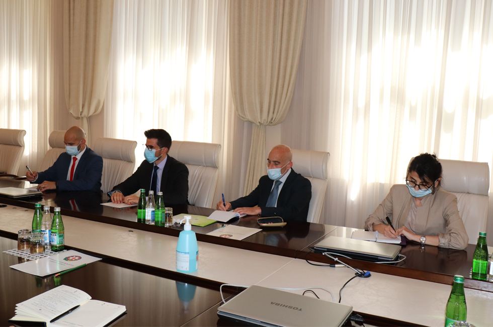 Deputy health minister of Azerbaijan receives delegation led by Israeli ambassador (PHOTO)