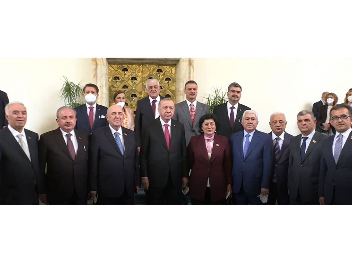 Президент Турции встретился в Анкаре с парламентской делегацией Азербайджана