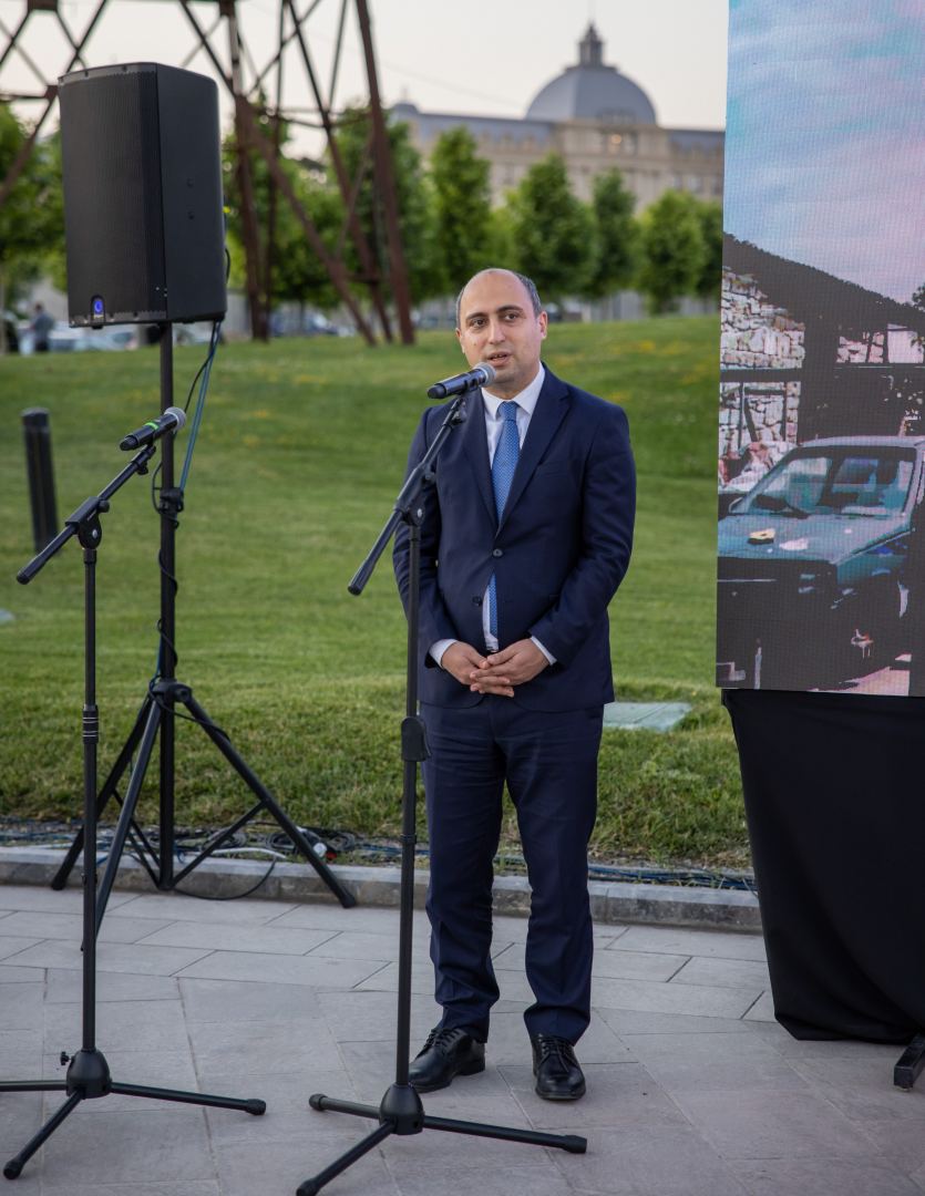 “Reduce, Reuse, Recycle, Respect” exhibition by NARGIS Publishing house is open on the Baku Boulevard (PHOTO/VIDEO)