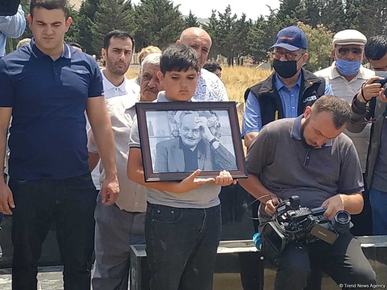 В Баку прошли похороны народного артиста Рамиза Азизбейли (ФОТО)