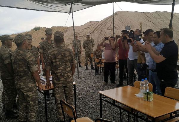 Организован медиа-тур в воинские части модульного типа на освобожденных территориях Азербайджана (ФОТО)