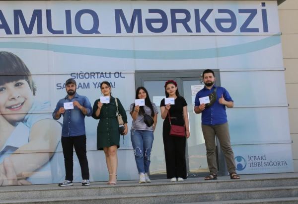 В Азербайджане молодежь принимает активное участие в вакцинации (ФОТО)