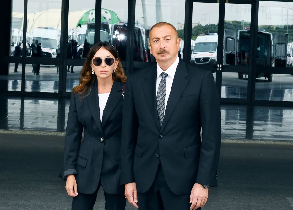 Президент Ильхам Алиев и Первая леди Мехрибан Алиева дали поручения в связи с захоронением погибших в авиакатастрофе