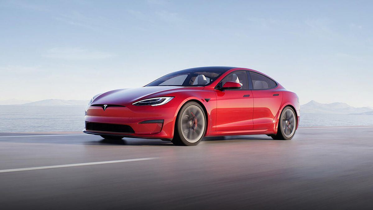 "Tesla" şirkəti Model S Plaid elektrik sedanının tədarükünə başlayıb