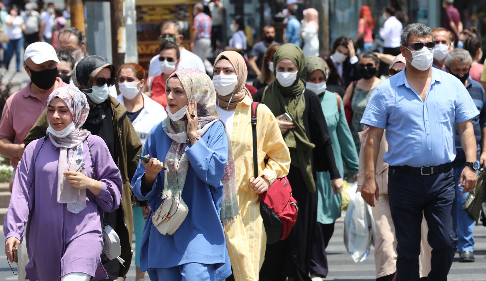 Türkiyədə son sutkada koronavirusdan 4 561 nəfər sağalıb