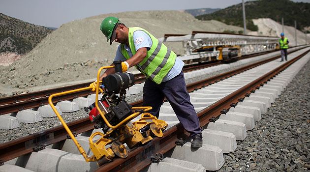 Turkmenistan overhauling railways on border of Akhal, Balkan regions