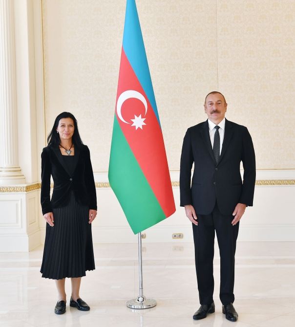 Президент Ильхам Алиев принял верительные грамоты новоназначенных послов-нерезидентов десяти стран в Азербайджане  (ФОТО)