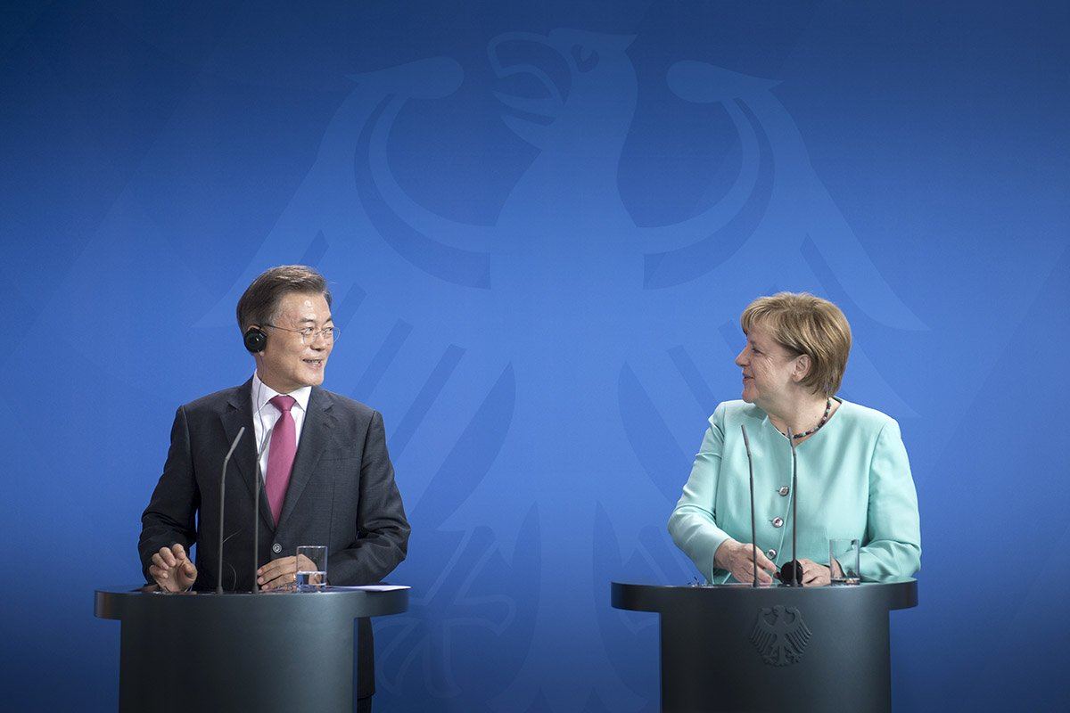 The leaders of South Korea and Germany agree to cooperate on equitable global vaccinations