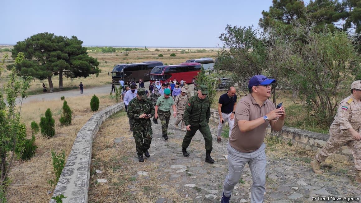 Xarici diplomatlar Ağdamda Dağüstü parkın salınacağı ərazidə və Şahbulaq qalasında olublar (FOTO)