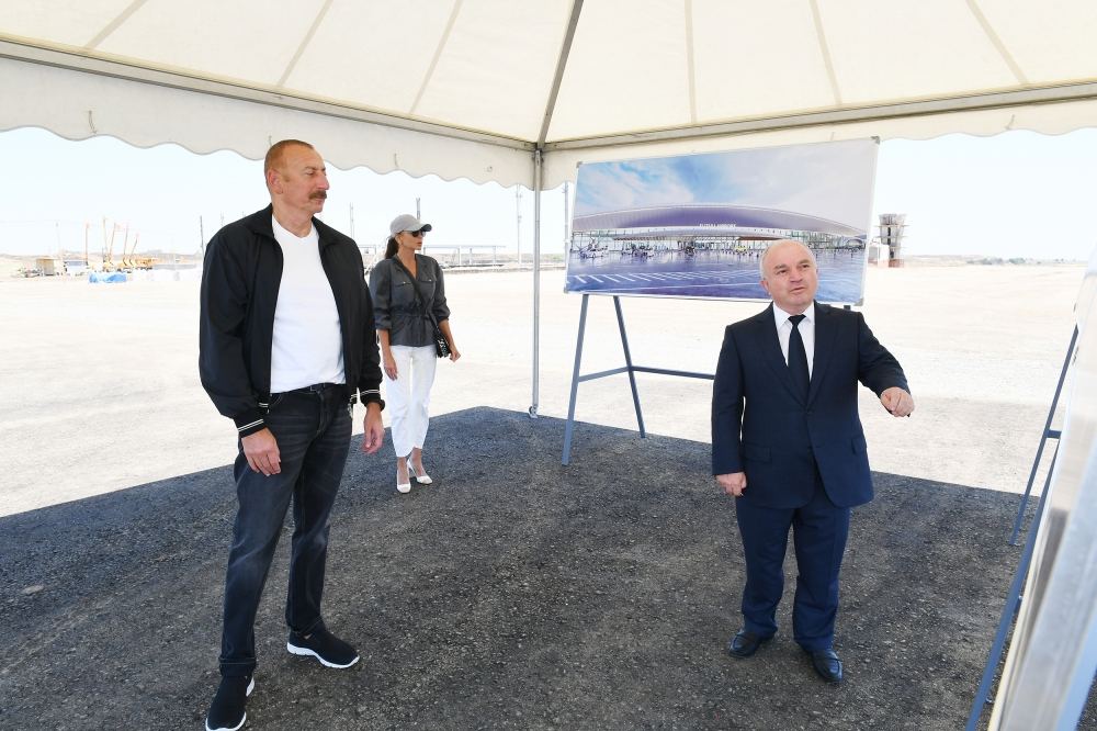 Президент Ильхам Алиев и Первая леди Мехрибан Алиева прибыли в Физулинский район (ФОТО/ВИДЕО)