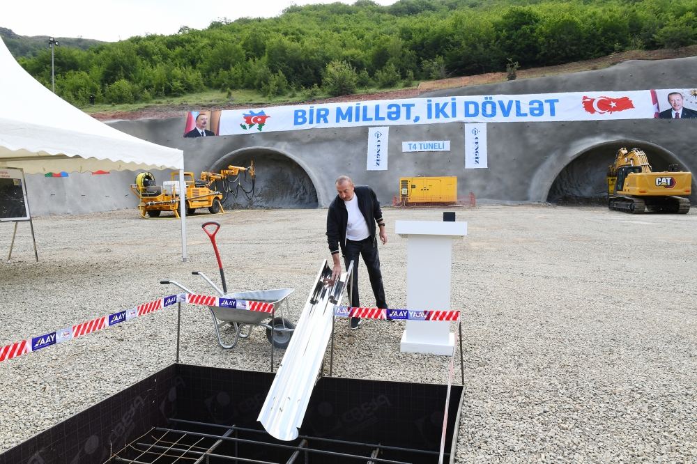 President Ilham Aliyev lays foundation for tunnel on Ahmadbayli-Fuzuli-Shusha highway (PHOTO)