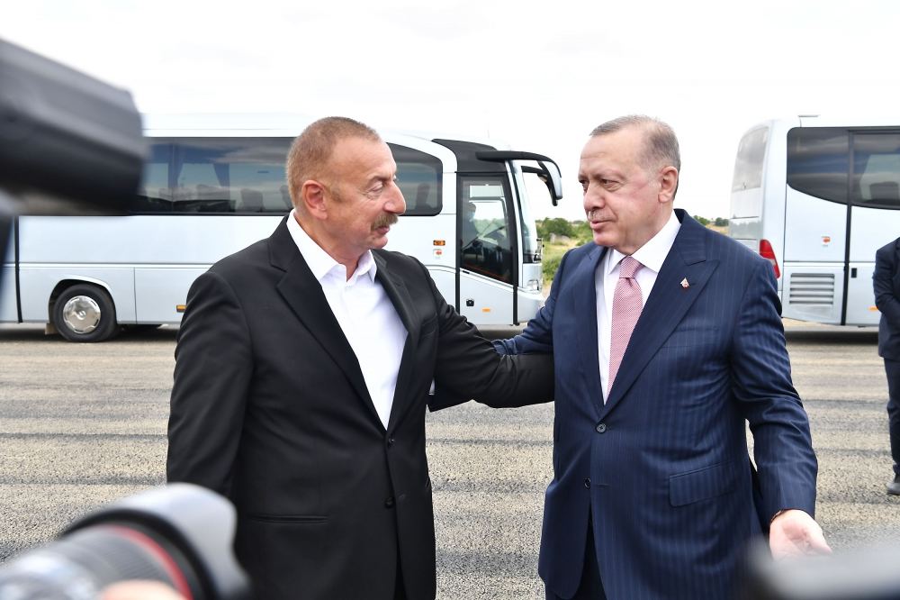 Президент Азербайджана Ильхам Алиев встретил Президента Турции Реджепа Тайипа Эрдогана в Физулинском районе (ФОТО)