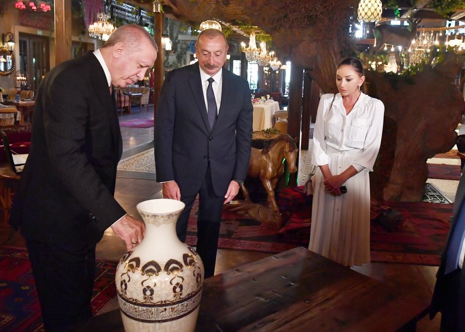 Dinner organized on behalf of President Ilham Aliyev, First Lady Mehriban Aliyeva in honor of President Erdogan, his wife (PHOTO)