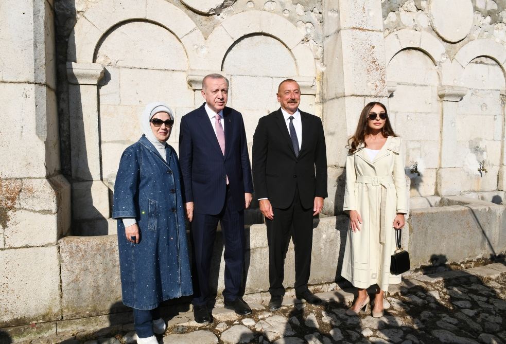Azerbaijani, Turkish presidents visit “Khan gizi” spring in Shusha (PHOTO)