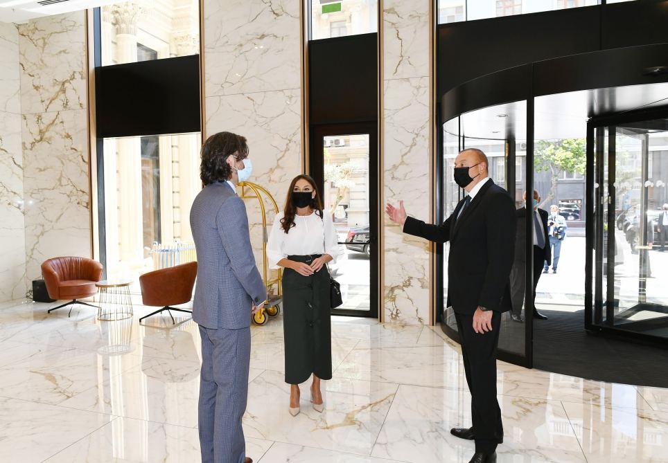 Prezident İlham Əliyev və birinci xanım Mehriban Əliyeva Bakıda “Intercontinental” otelinin açılışında iştirak ediblər (FOTO/VİDEO) (YENİLƏNİB)