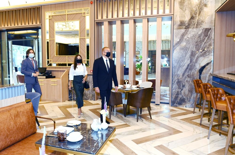 Prezident İlham Əliyev və birinci xanım Mehriban Əliyeva Bakıda “Intercontinental” otelinin açılışında iştirak edib (FOTO/VİDEO) (YENİLƏNİB) - Gallery Image