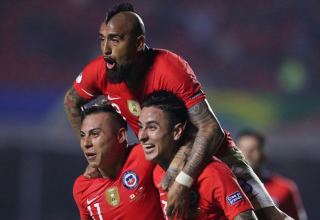 Чилийцы обыграли сборную Боливии в матче Кубка Америки по футболу