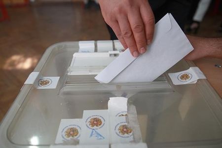 Выборы в Армении, как и ожидалось, прошли в антидемократических условиях