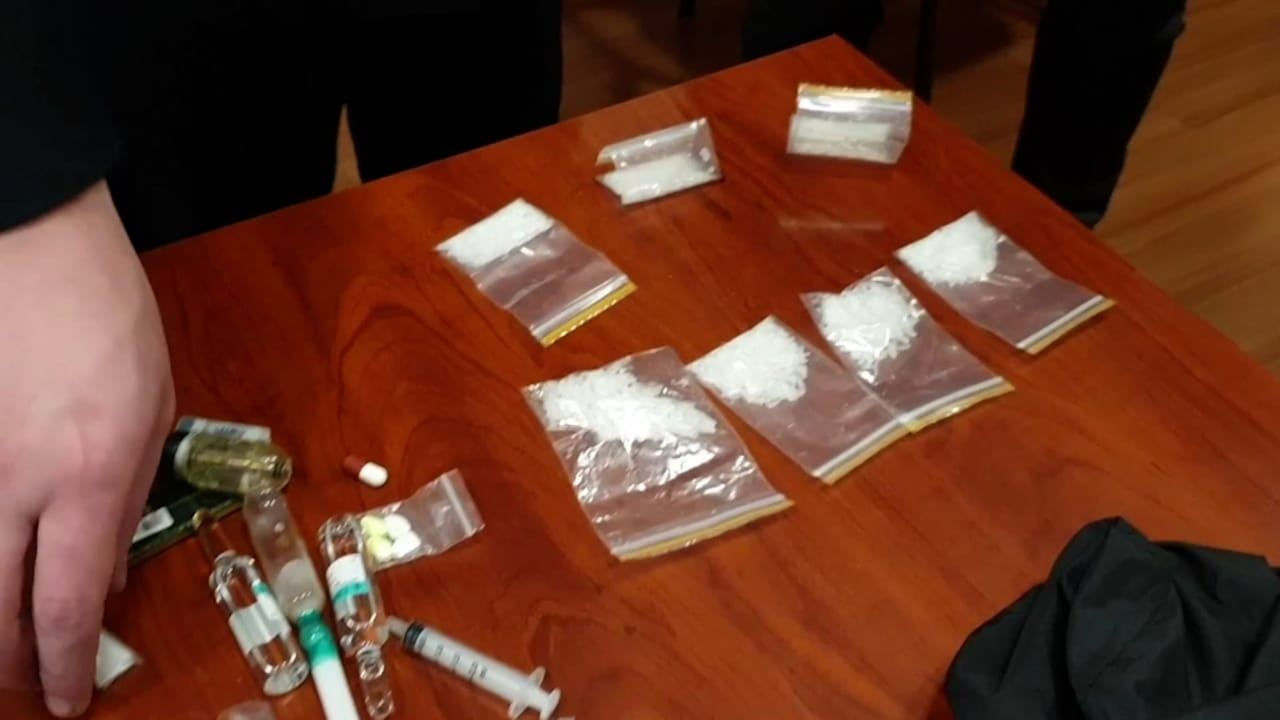 Sosial şəbəkələrdə onlayn narkotik satan 27 nəfər saxlanılıb (FOTO/VİDEO) - Gallery Image