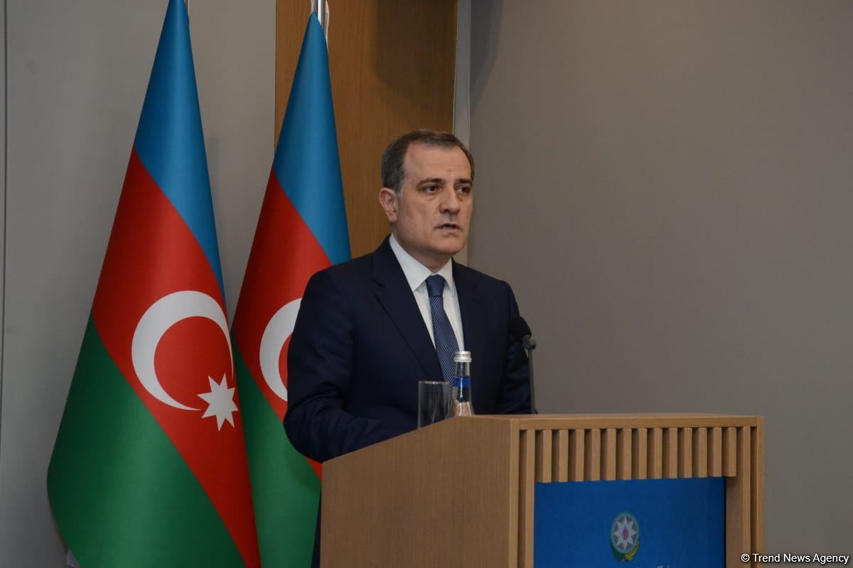 Azerbaijani FM talks meeting of intergovernmental commission with Kazakhstan