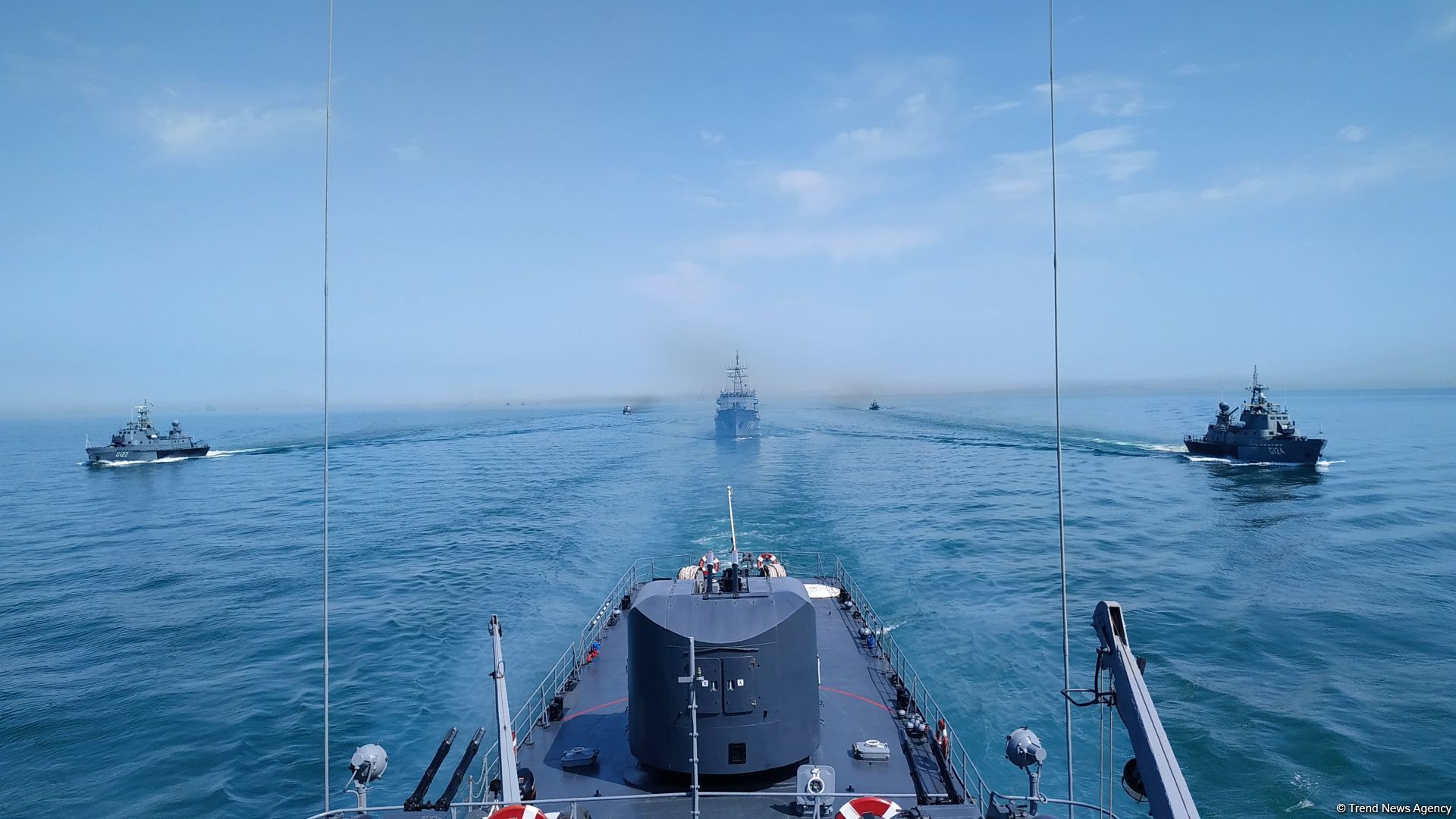 ВМС Азербайджана проводят тактические учения (ФОТО)