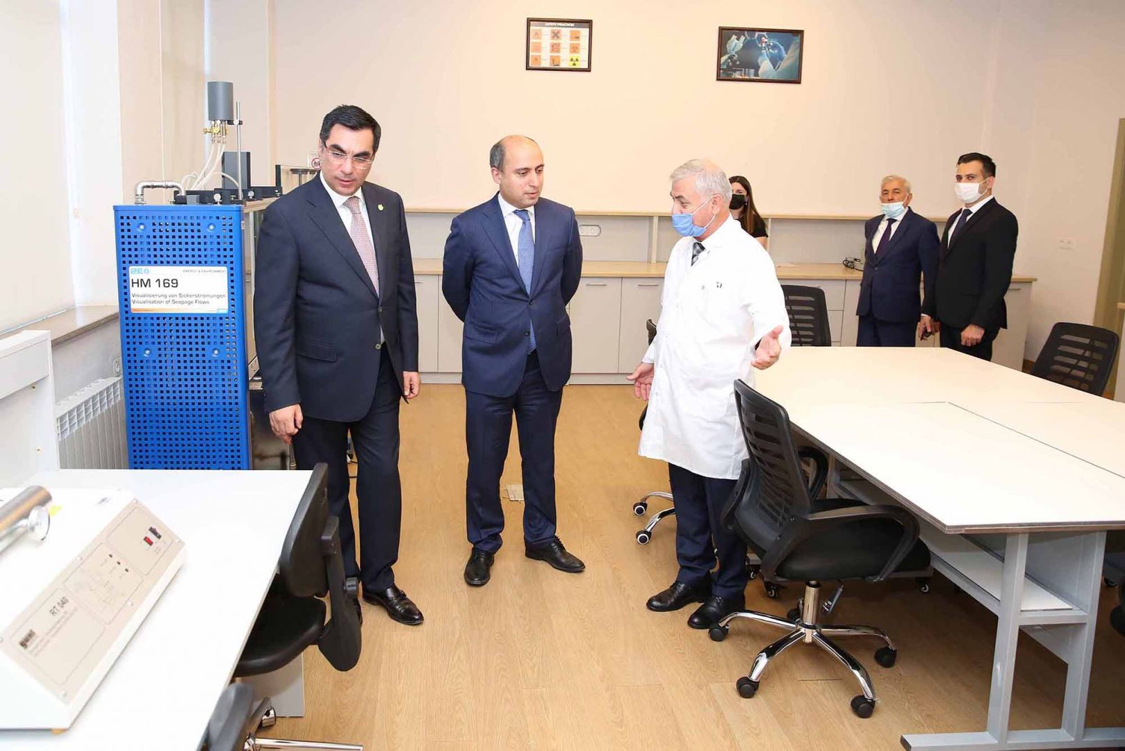 Эмин Амруллаев посетил Бакинскую высшую школу нефти (ФОТО)