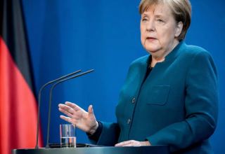 Angela Merkel İranı nüvə məsələsi ilə bağlı danışıqlara qayıtmağa çağırıb