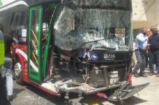 Bakıda iki marşrut avtobusu toqquşdu, 7 nəfər xəsarət aldı (FOTO)